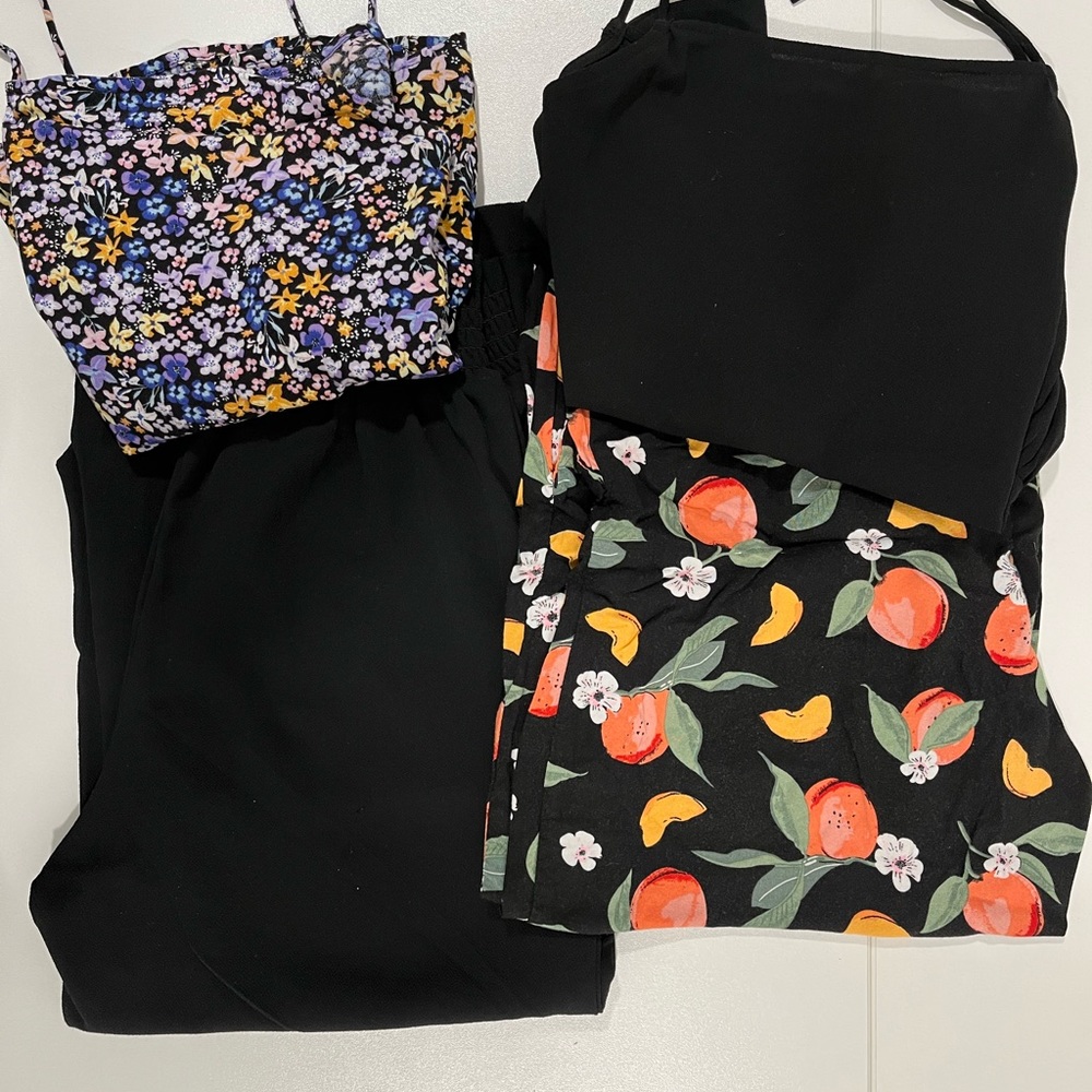 Two Wide-cut H&M Pants and two H&M bow-detail tops, 9-10Y